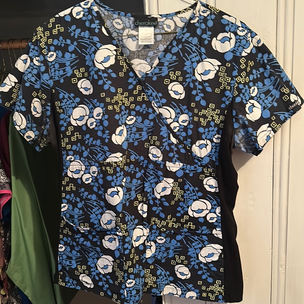 Uniform top